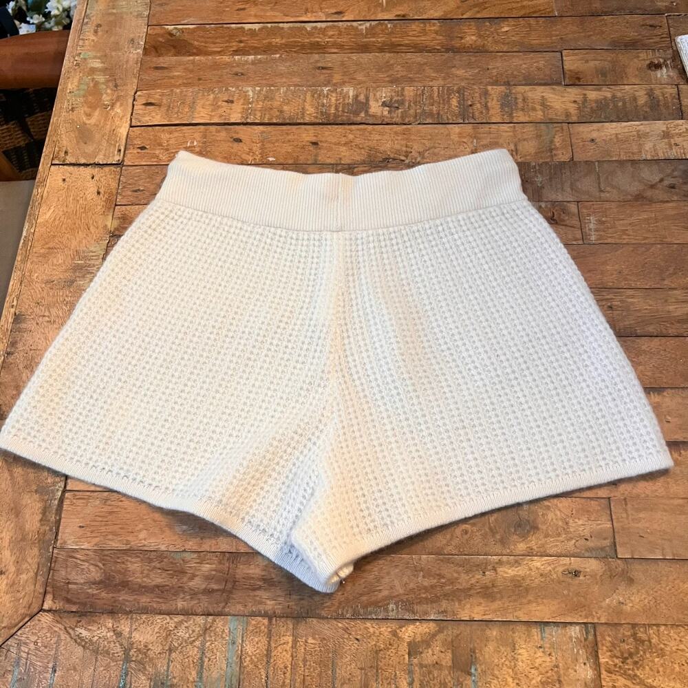 Alo Yoga Shorts Women's S Ivory Cashmere High-Waist Summer Daze Waffle Knit - Picture 10 of 10